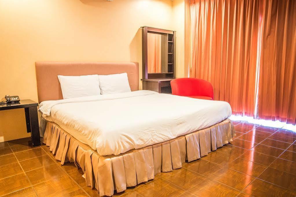 Fnb Hotel Central Pattaya ภายนอก รูปภาพ