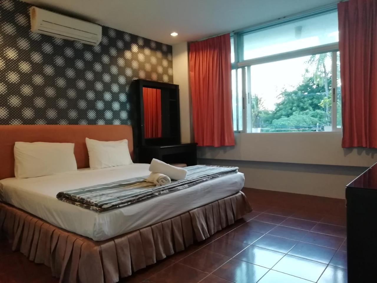 Fnb Hotel Central Pattaya ภายนอก รูปภาพ